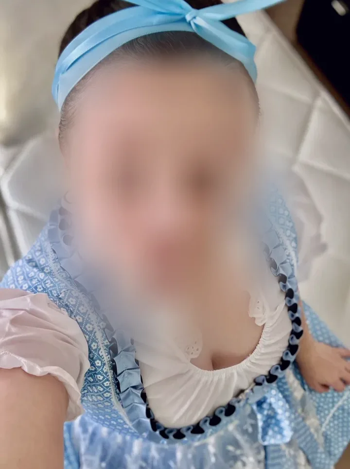 Emanuela, 33 anni